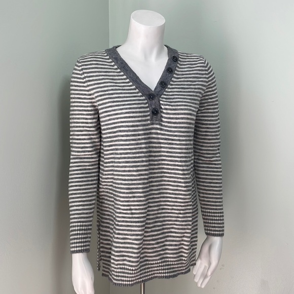 Anthropologie Sweaters - ANTHROPOLOGIE Grey Stripe Tunic Style Sweater Small